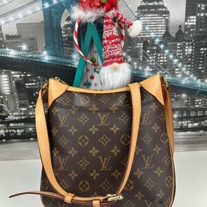 💕SOLD💕Louis Vuitton Monogram Odeon PM Crossbody